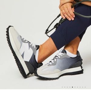 Figs new balance 327